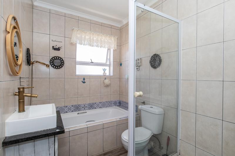 2 Bedroom Property for Sale in Muizenberg Western Cape